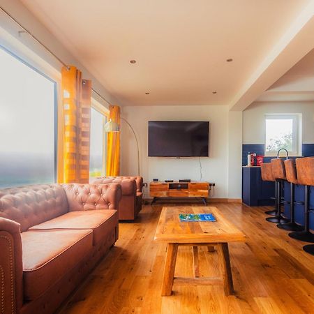 Luxury Cottage With Stunning Views By Fairy Pools 4 Carbost  Exterior foto