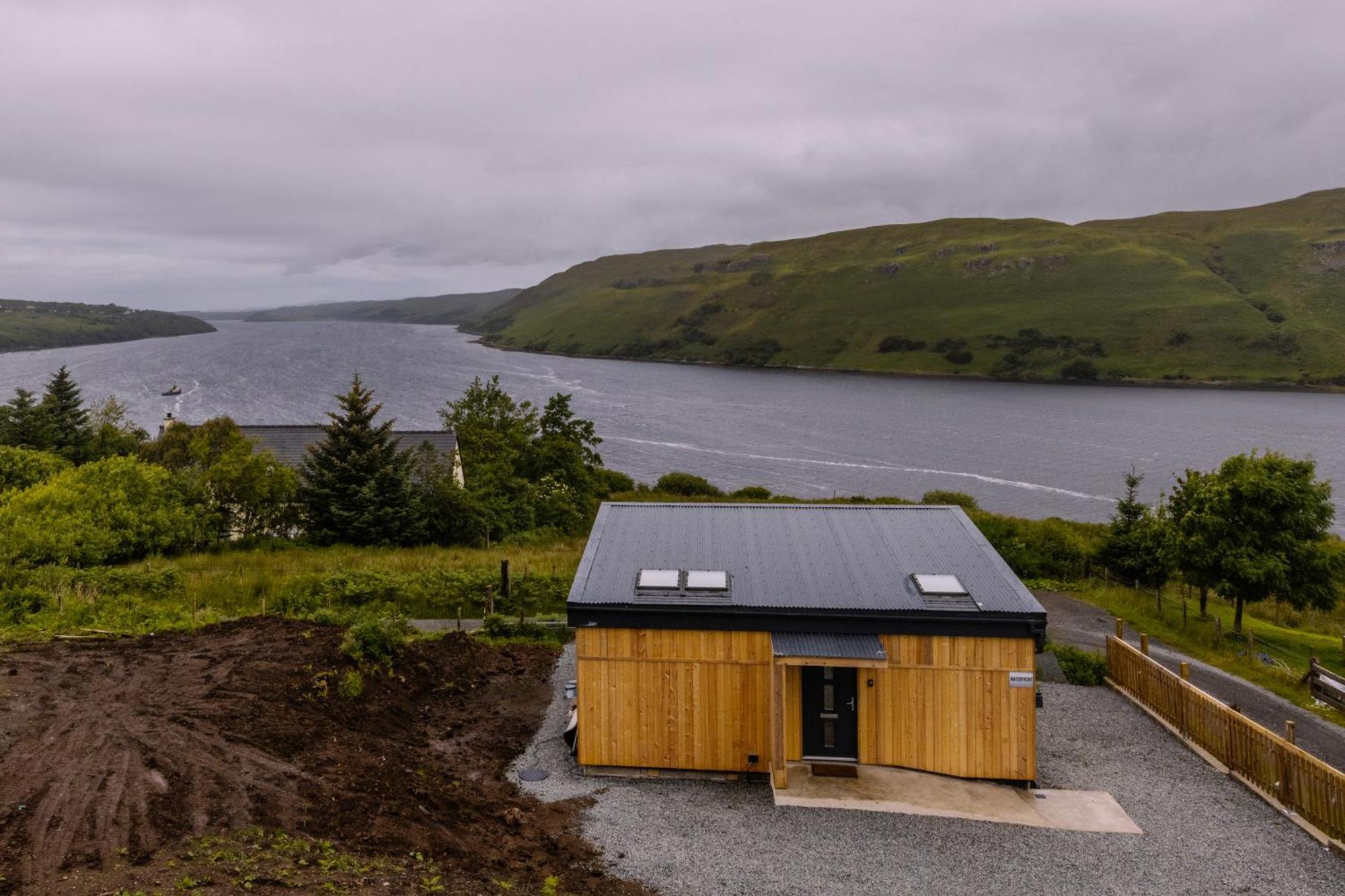 Luxury Cottage With Stunning Views By Fairy Pools 4 Carbost  Exterior foto