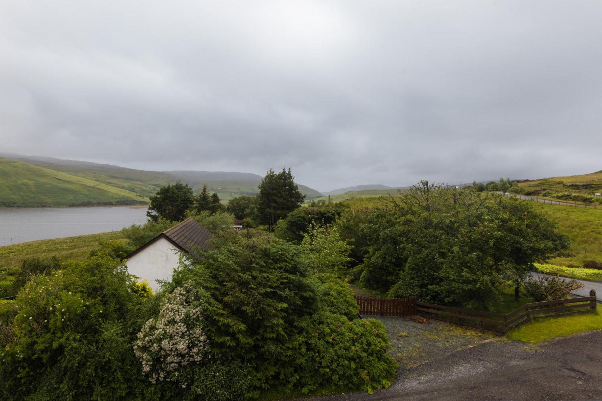 Luxury Cottage With Stunning Views By Fairy Pools 4 Carbost  Exterior foto